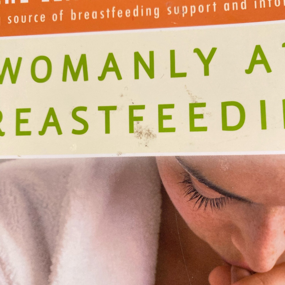 The womanly art of breastfeeding book - Picture 2 of 5